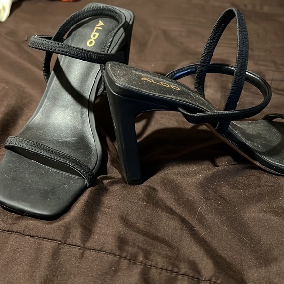 Heels - Picture 2 of 3